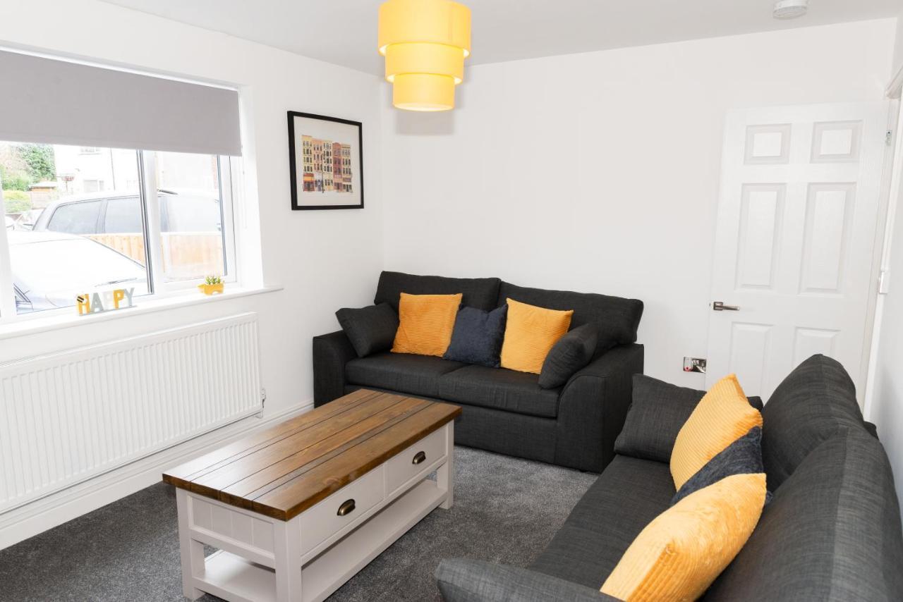 Holiday home Charming 2 Bedroom House - Free Parking - Great Location *
