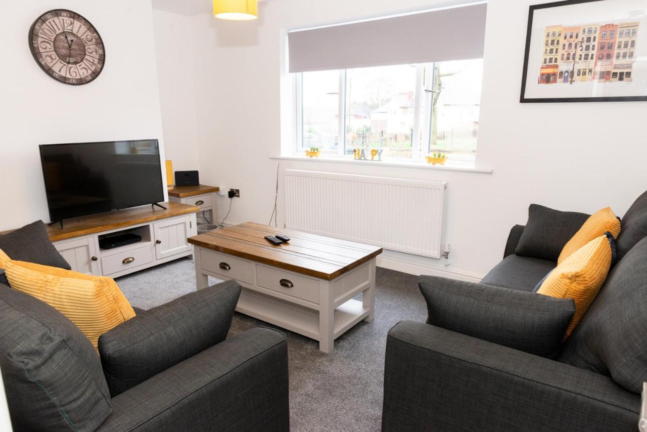 Holiday home Charming 2 Bedroom House - Free Parking - Great Location *