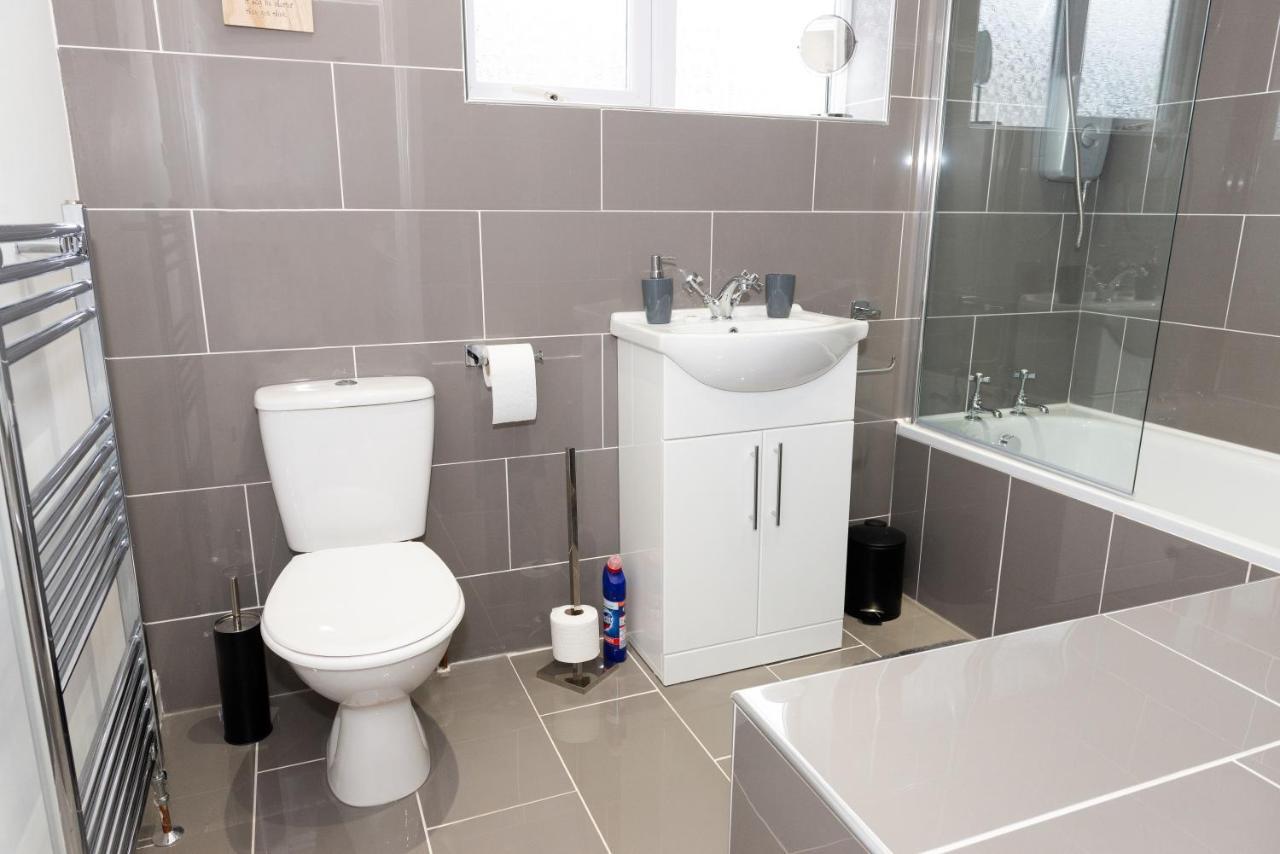 Charming 2 Bedroom House - Free Parking - Great Location Tamworth