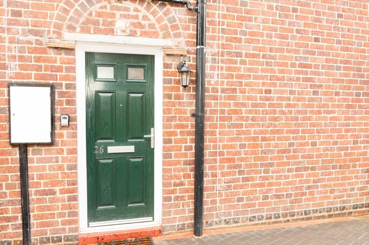 Charming 2 Bedroom House - Free Parking - Great Location Holiday home